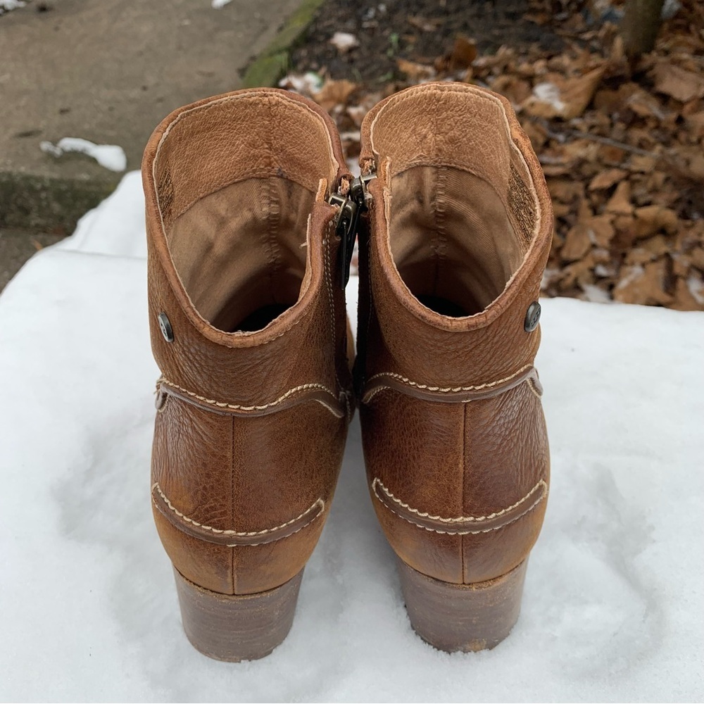 UGG Annie Brown Full Grain Leather Booties Zip-Up Ankle Boots Womens Size 7.5 - Picture 7 of 9